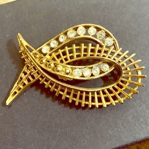 Antique Gold Costume Brooch